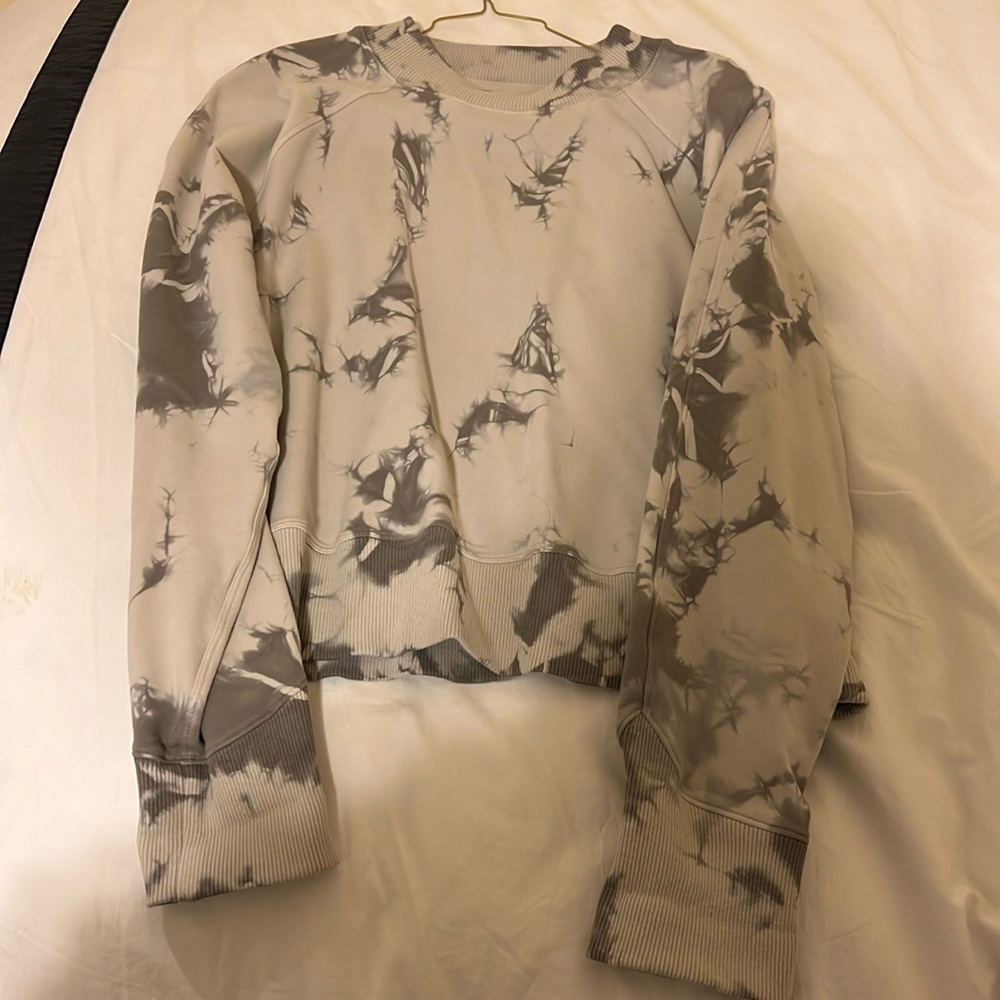 RARE Lululemon crewneck